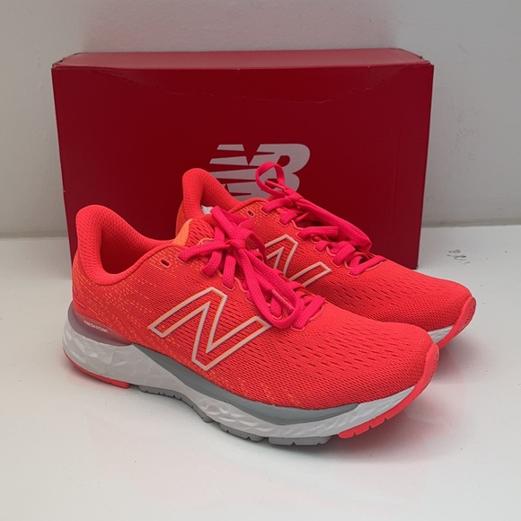 New Balance Women’s Fresh Foam 880v11 - Picture 3 of 4
